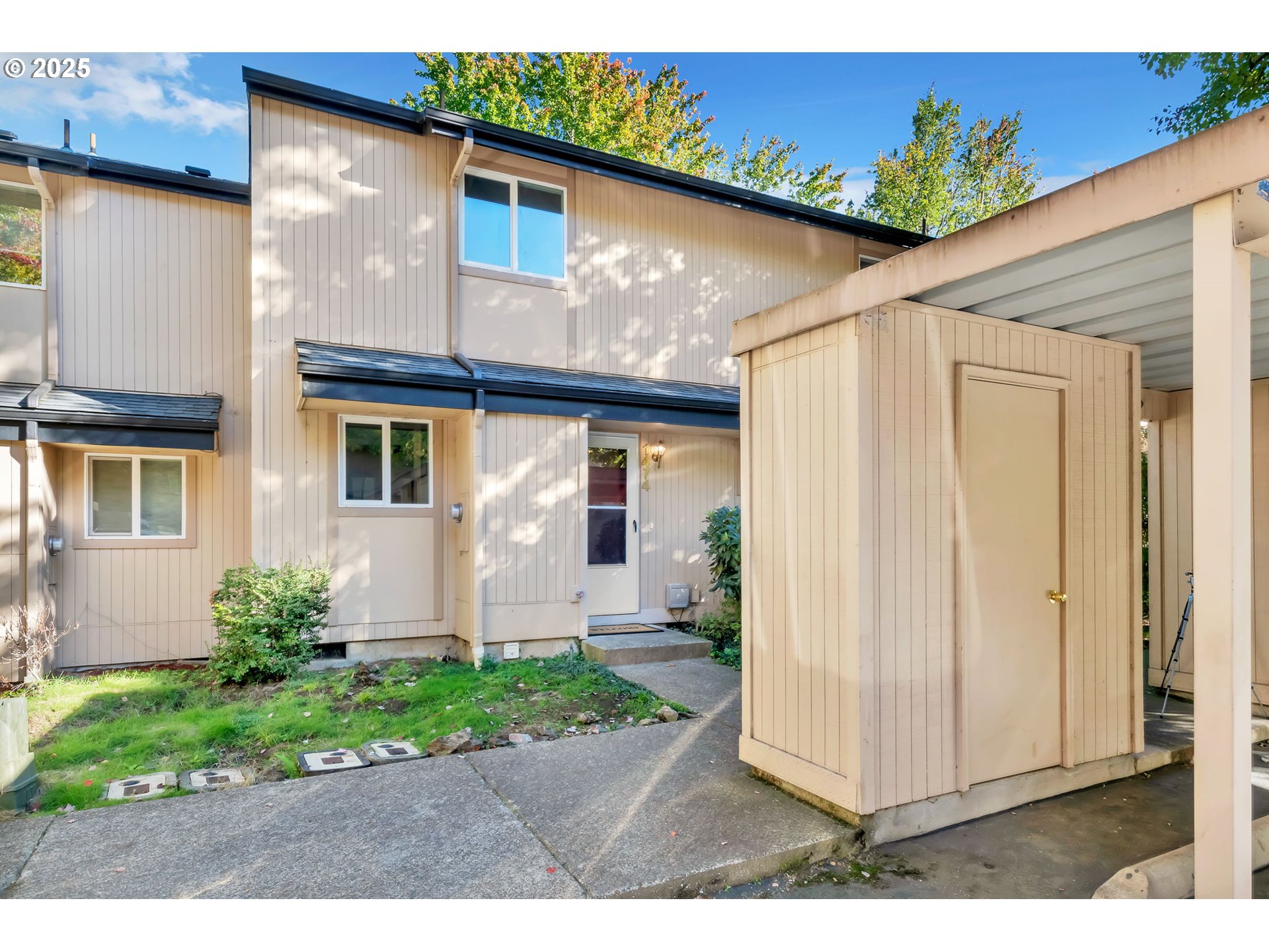 1474 Fetters Loop Eugene, OR 97402 - Photo 7 of 40