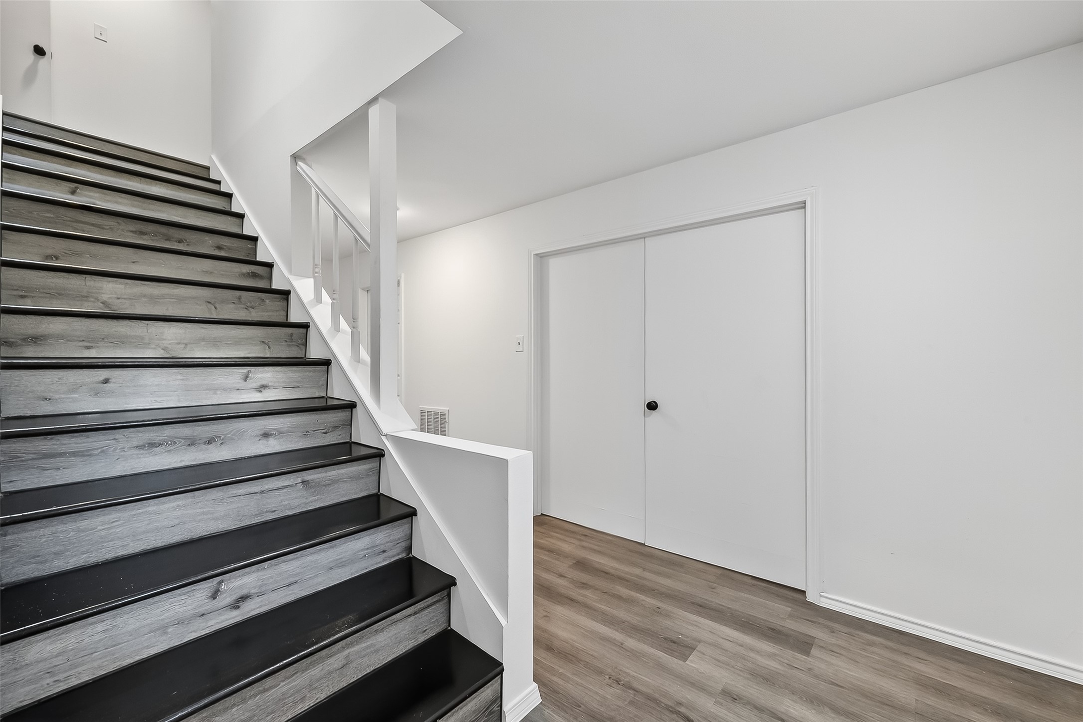 26522 Hillside Drive Spring, TX 77386 - Photo 6 of 45 a view of entryway