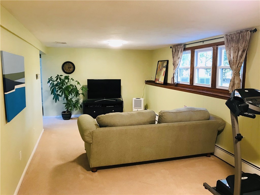 260 South Cobble Hill Road Warwick, RI 02886 - Photo 19 of 22 Gallery Image 19