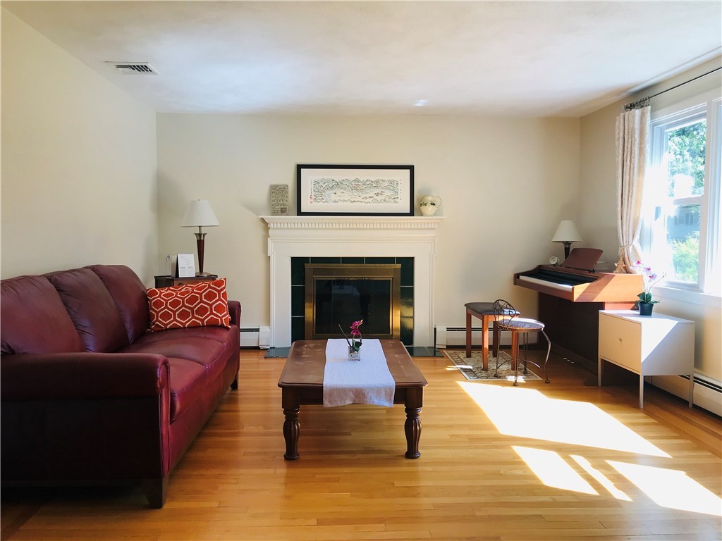 260 South Cobble Hill Road Warwick, RI 02886 - Photo 8 of 22 Gallery Image 8