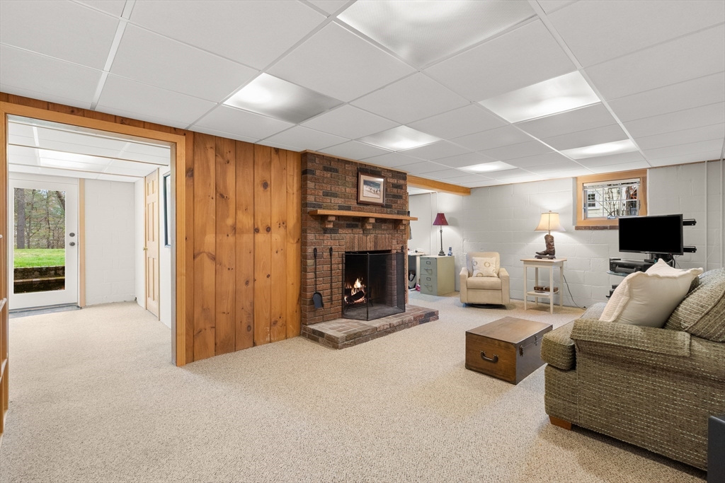 27 Colrain Road Topsfield, MA 01983 - Photo 31 of 42