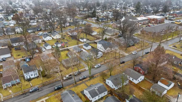 $161,500 | 2622 Kenwood Avenue, Fort Wayne, IN 46805