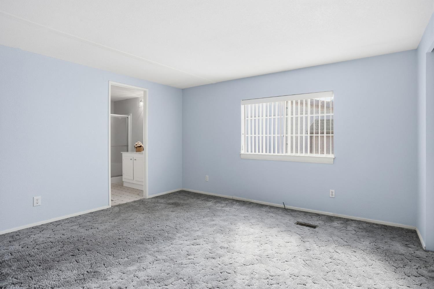 700 2nd Street, Unit 40 Galt, CA 95632 - Photo 26 of 35 a view of an empty room with a window