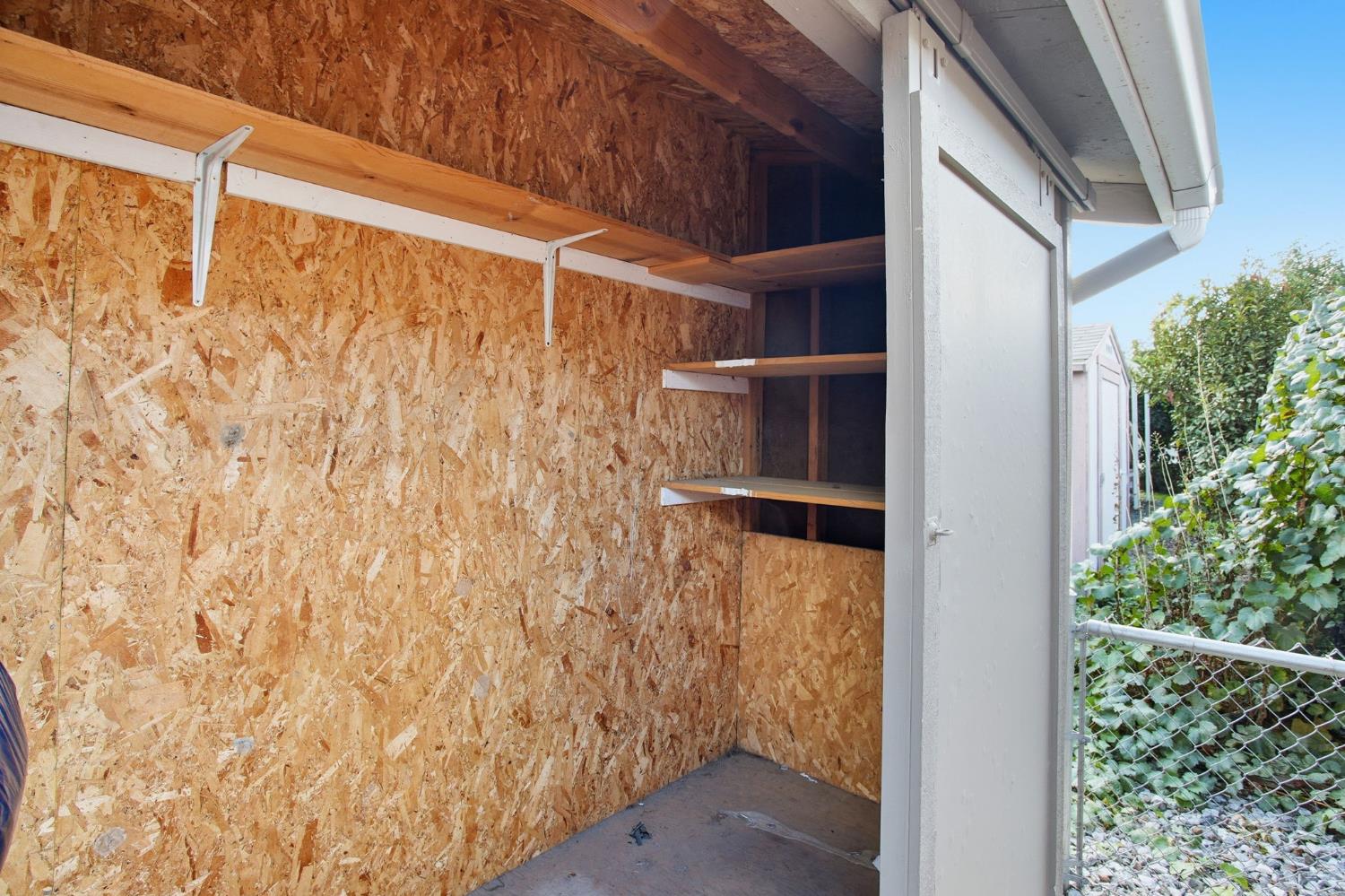 700 2nd Street, Unit 40 Galt, CA 95632 - Photo 10 of 35 a view of a small room