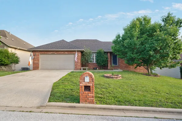 $392,000 | 710 Silver Streak Road, Nixa, MO 65714