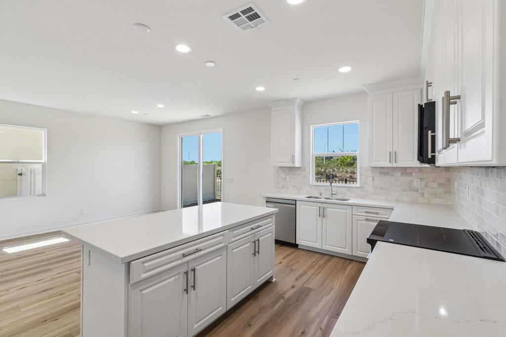 725 Kingbird Loop Oceanside, CA 92058 - Photo 24 of 61 Gallery Image 24