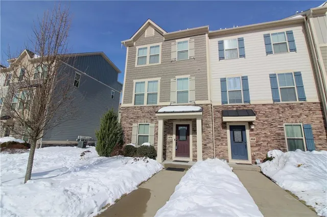 $425,000 | 470 Fairmont Drive, Warrendale, PA 15086