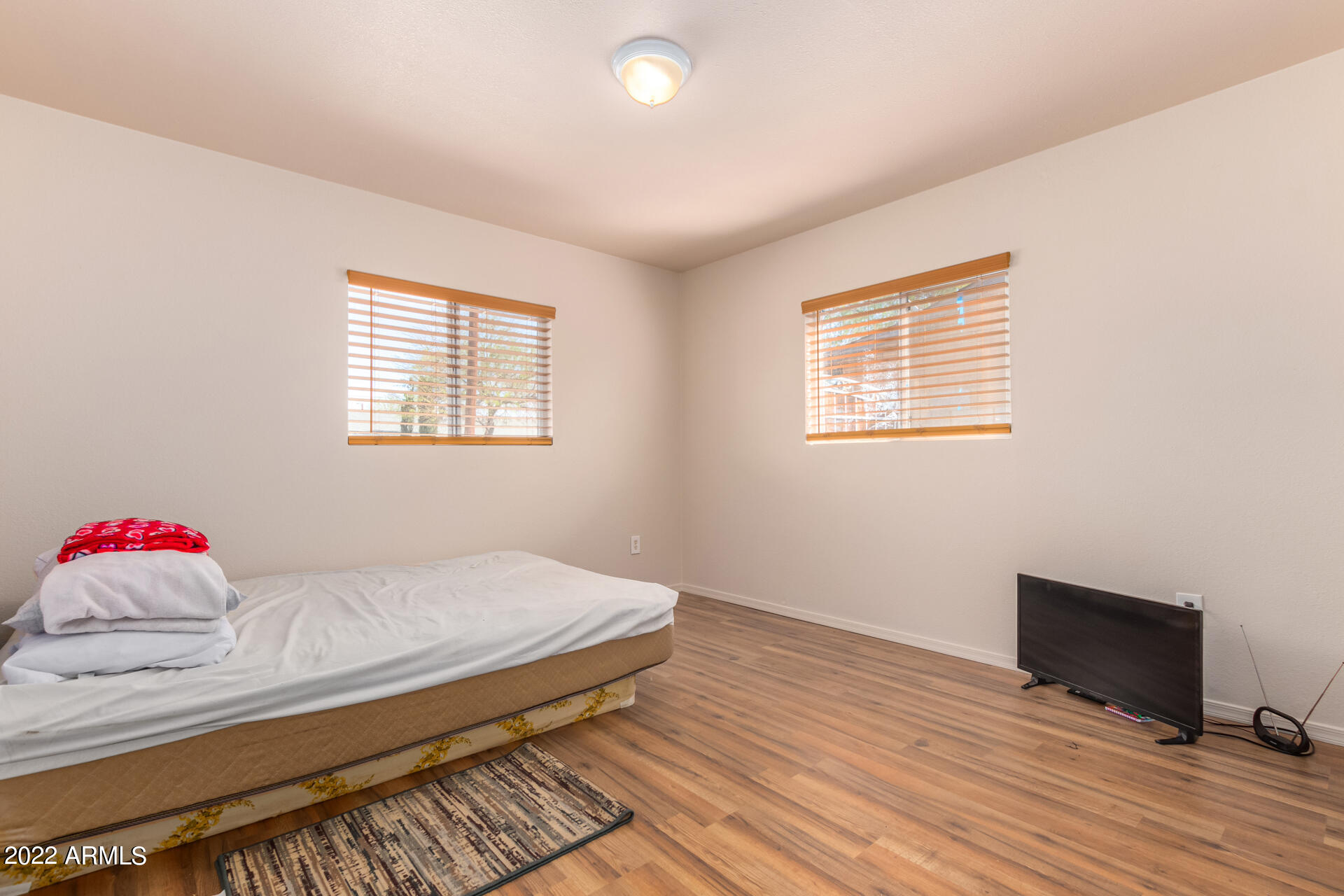 3129 West Monte Vista Road Phoenix, AZ 85009 - Photo 13 of 23 14