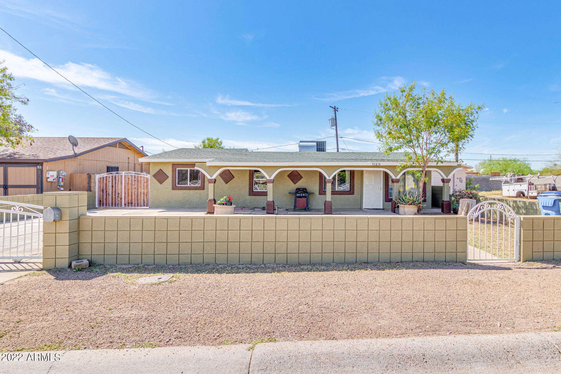 3129 West Monte Vista Road Phoenix, AZ 85009 - Photo 3 of 23 3