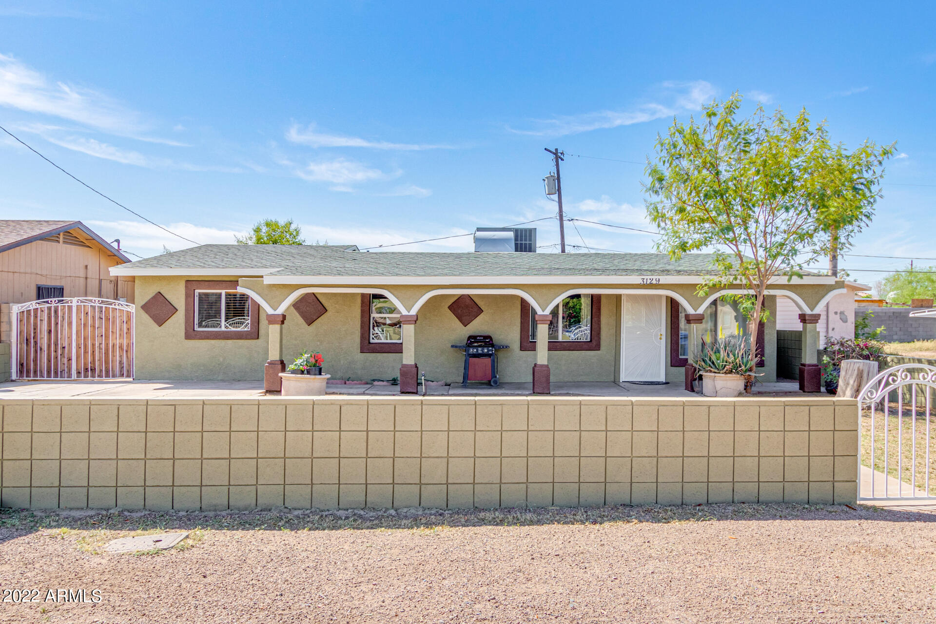 3129 West Monte Vista Road Phoenix, AZ 85009 - Photo 4 of 23 4