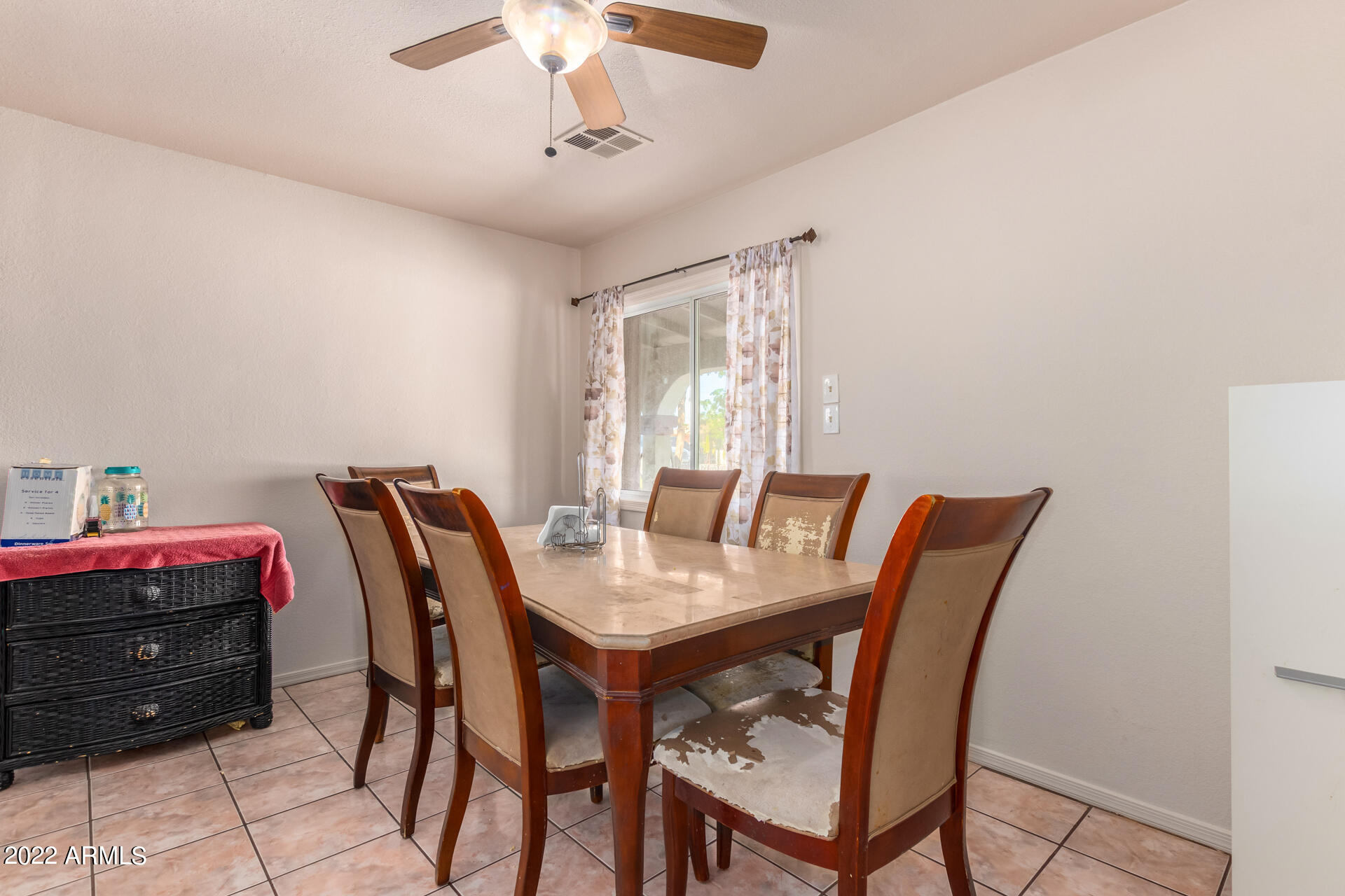 3129 West Monte Vista Road Phoenix, AZ 85009 - Photo 8 of 23 8
