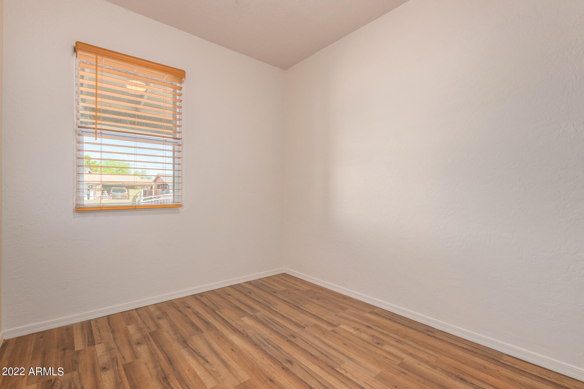 3129 West Monte Vista Road Phoenix, AZ 85009 - Photo 10 of 23 10