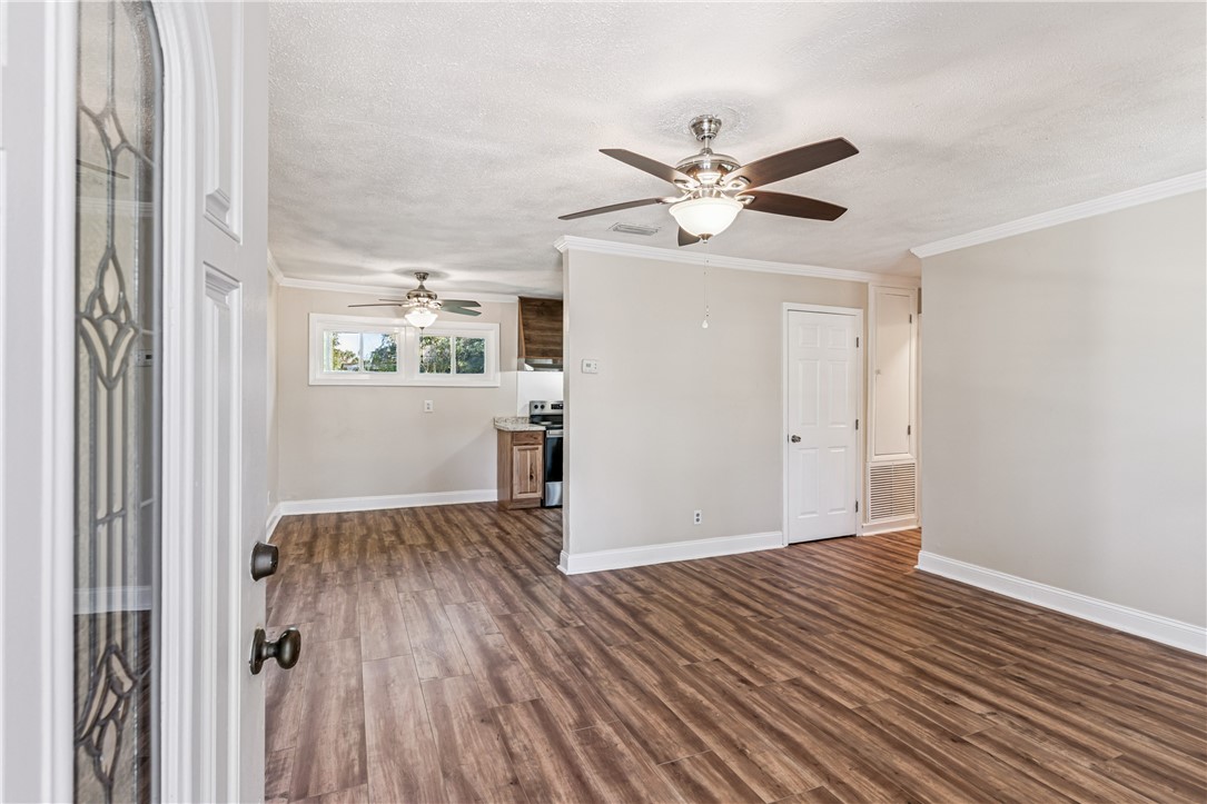 716 Gordon Street Brunswick, GA 31520 - Photo 4 of 17