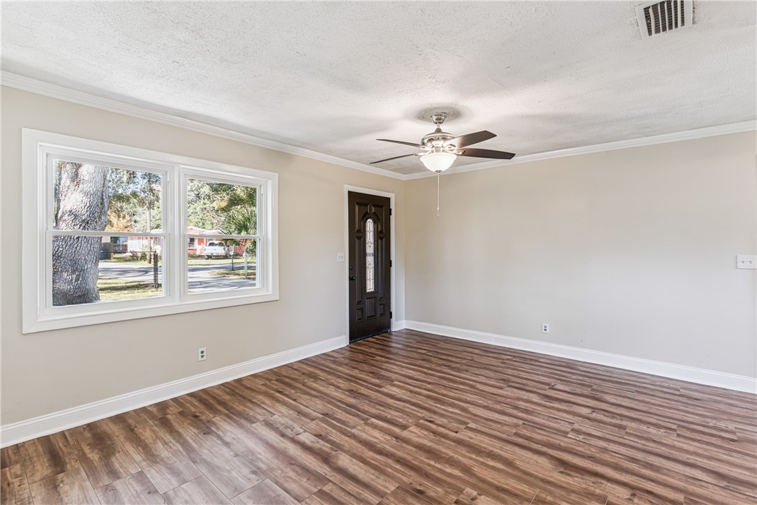 716 Gordon Street Brunswick, GA 31520 - Photo 6 of 17