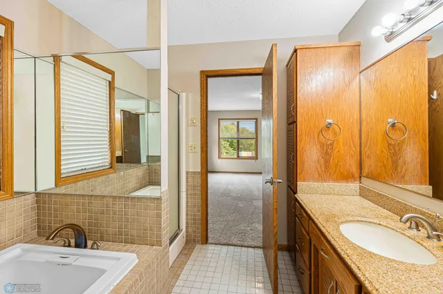 $520,000 | 2801 26th Avenue South, Fargo, ND 58103