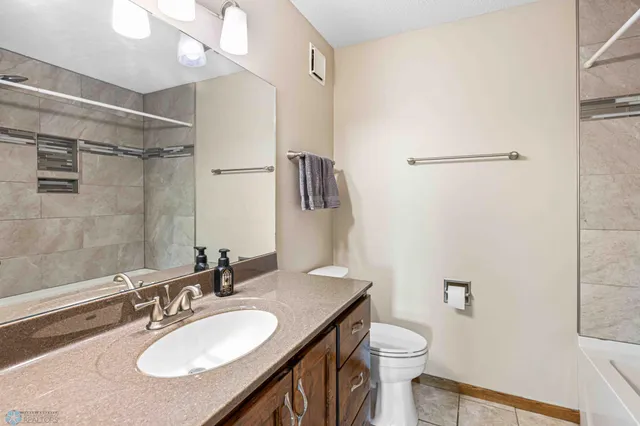 $520,000 | 2801 26th Avenue South, Fargo, ND 58103