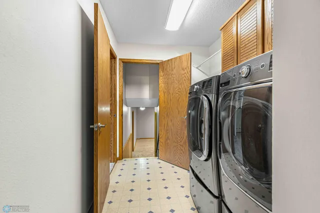 $520,000 | 2801 26th Avenue South, Fargo, ND 58103