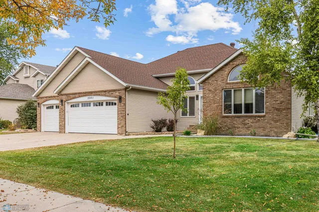 $520,000 | 2801 26th Avenue South, Fargo, ND 58103