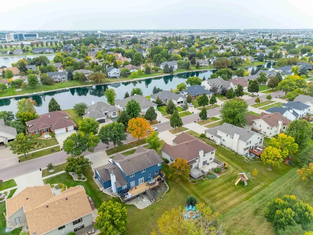 $520,000 | 2801 26th Avenue South, Fargo, ND 58103