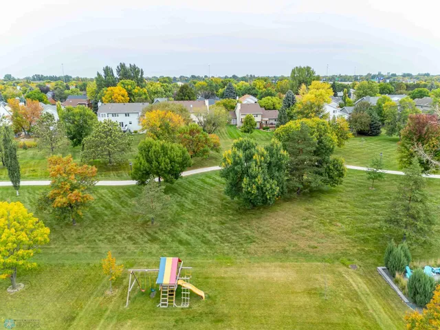 $520,000 | 2801 26th Avenue South, Fargo, ND 58103