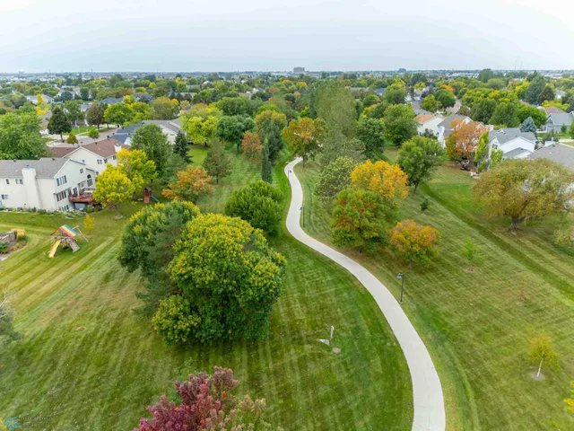 $520,000 | 2801 26th Avenue South, Fargo, ND 58103