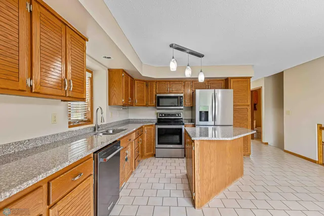 $520,000 | 2801 26th Avenue South, Fargo, ND 58103