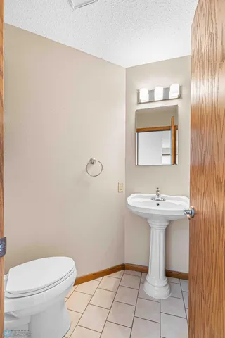 $520,000 | 2801 26th Avenue South, Fargo, ND 58103