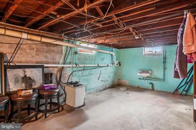 a black and white photo of a floor plan