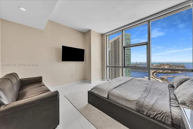 $1,650,000 | 851 Northeast 1st Avenue, Unit 3711, Miami, FL 33132