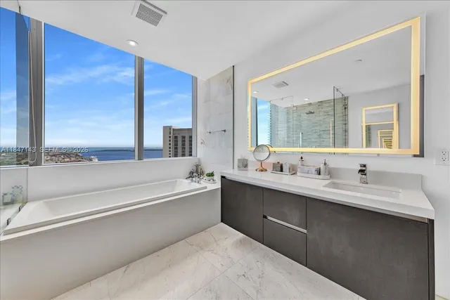 $1,650,000 | 851 Northeast 1st Avenue, Unit 3711, Miami, FL 33132