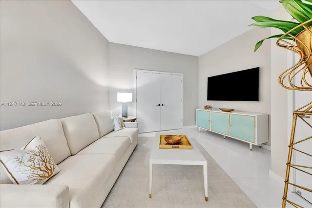 $1,650,000 | 851 Northeast 1st Avenue, Unit 3711, Miami, FL 33132