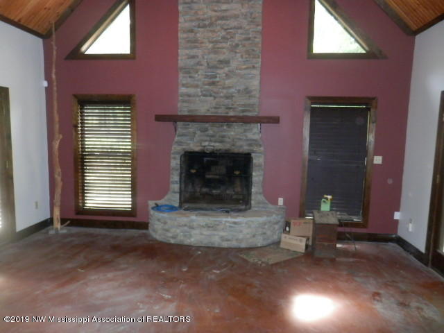 2719 South Slayden Road Lamar, MS 38642 - Photo 3 of 19 Great room