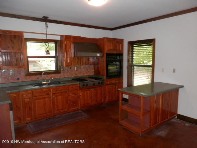 2719 South Slayden Road Lamar, MS 38642 - Photo 4 of 19 Kitchen