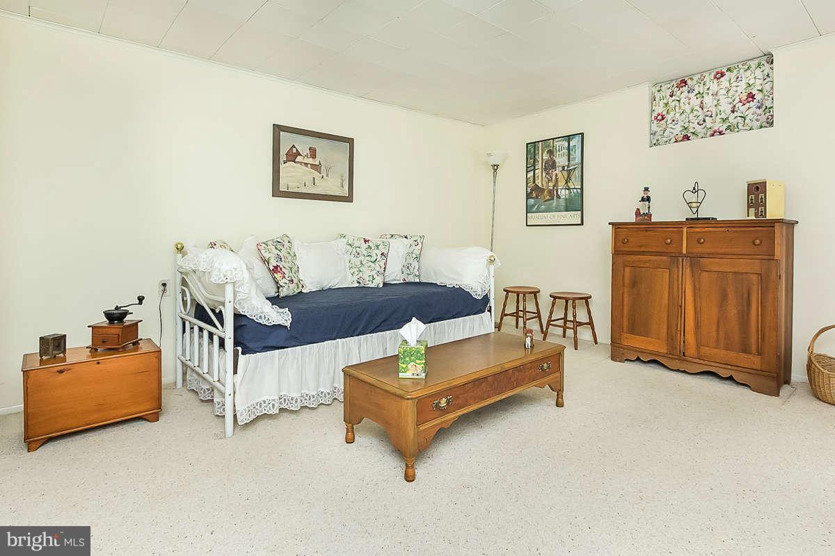 7113 Heathfield Road Baltimore, MD 21212 - Photo 20 of 25 Family Room