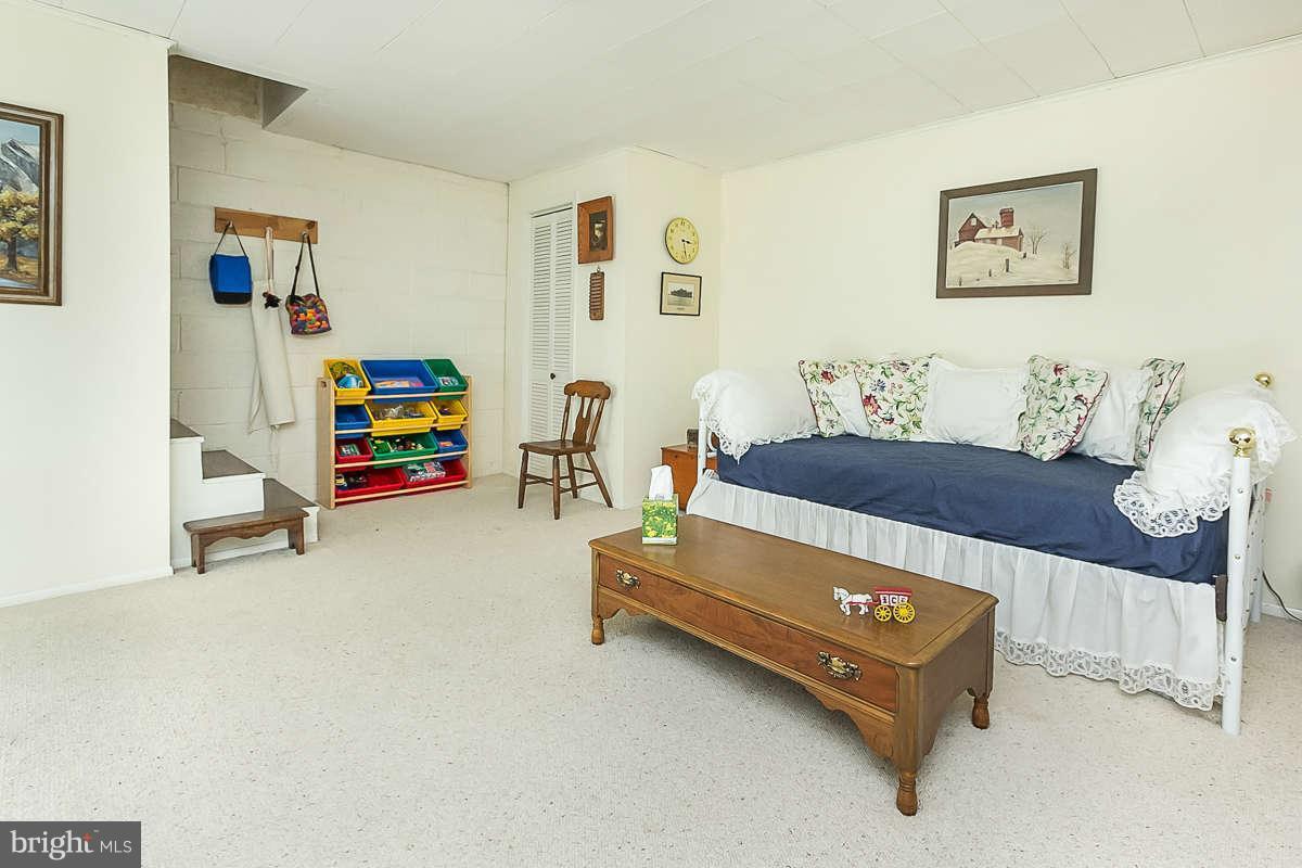 7113 Heathfield Road Baltimore, MD 21212 - Photo 21 of 25 Family Room