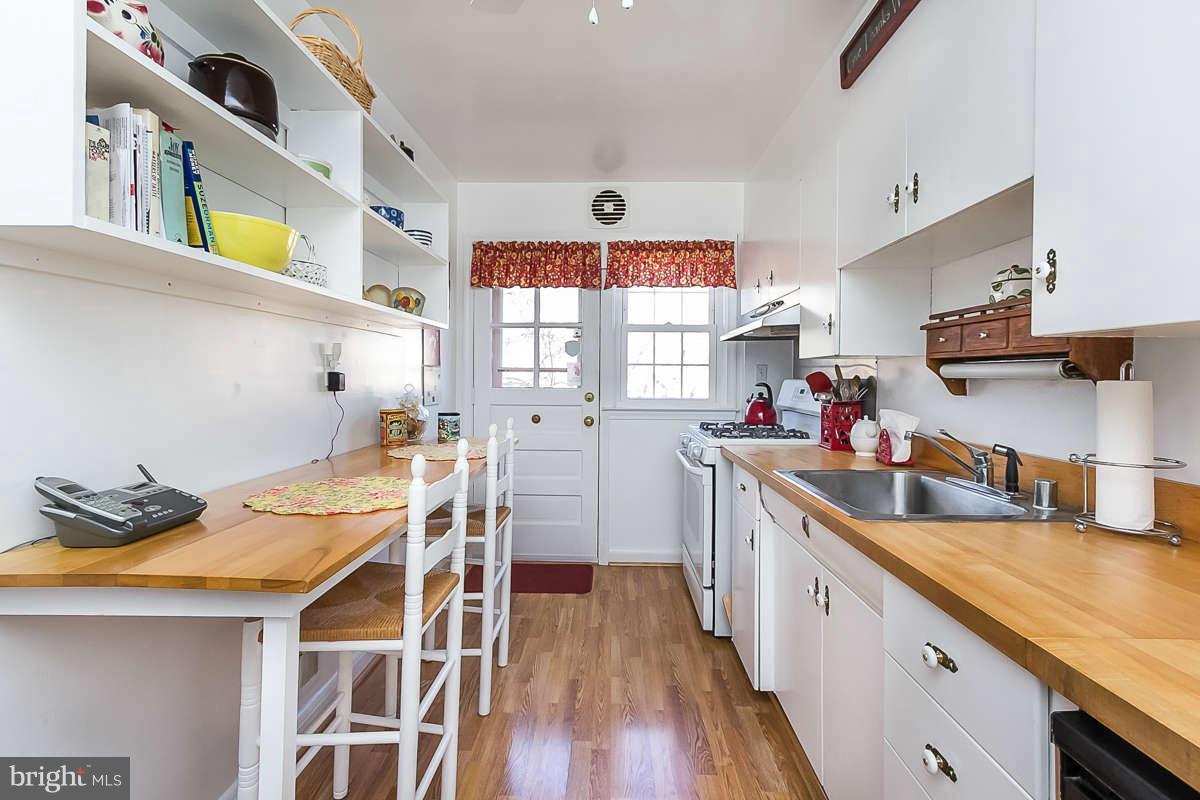 7113 Heathfield Road Baltimore, MD 21212 - Photo 9 of 25 Kitchen