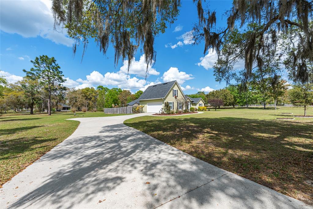 8420 Southwest 92nd Lane Gainesville, FL 32608 - Photo 45 of 46 a view of a garden