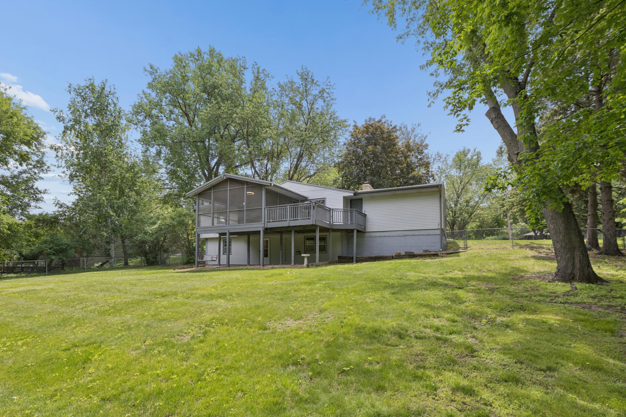 24850 Amlee Road Shorewood, MN 55331 - Photo 22 of 26