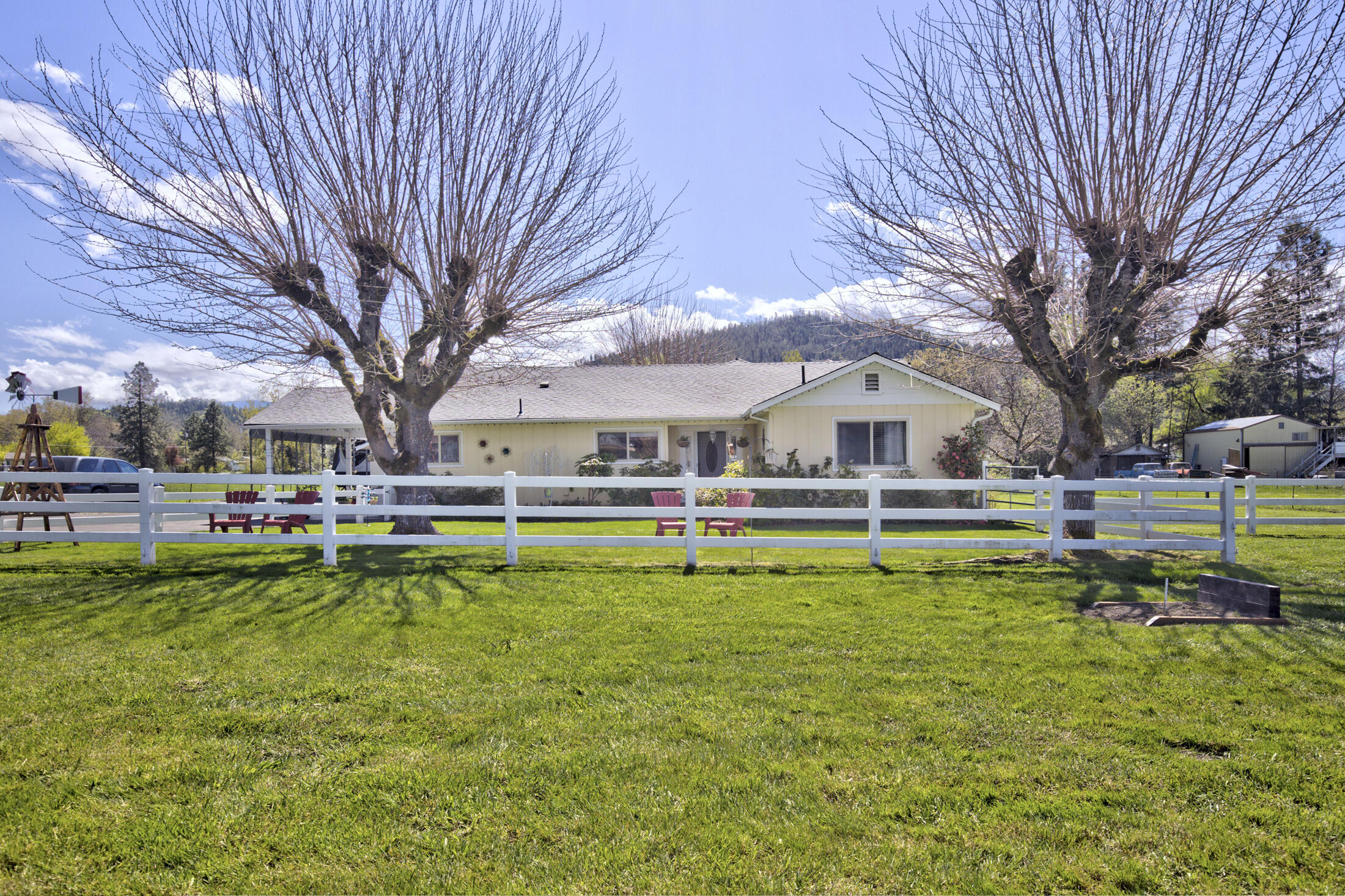 4035 Jerome Prairie Road Grants Pass, OR 97527 - Photo 22 of 32 0R1A5658_59_60_61_62
