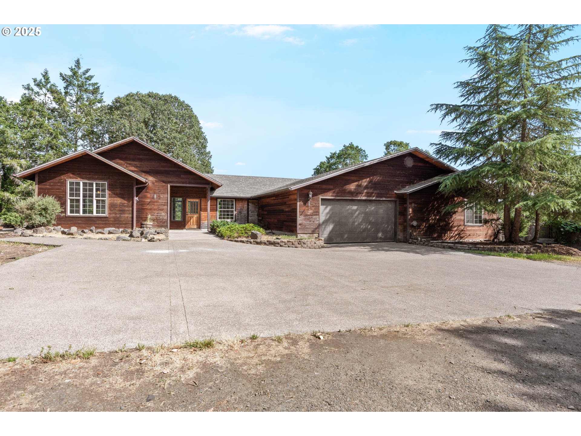 691 Racoon Road Oakland, OR 97462 - Photo 2 of 48 Exterior