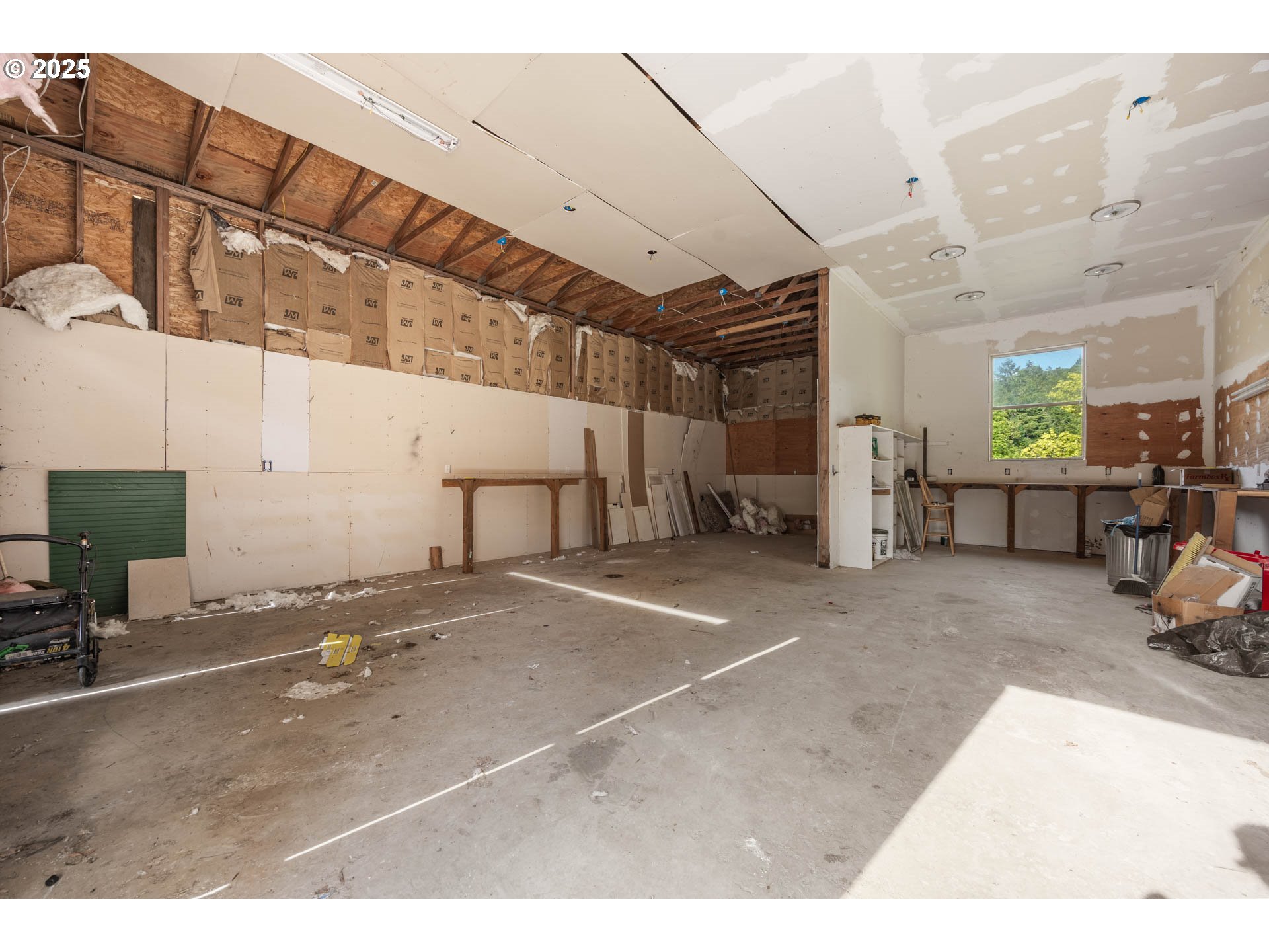 691 Racoon Road Oakland, OR 97462 - Photo 41 of 48 Workshop