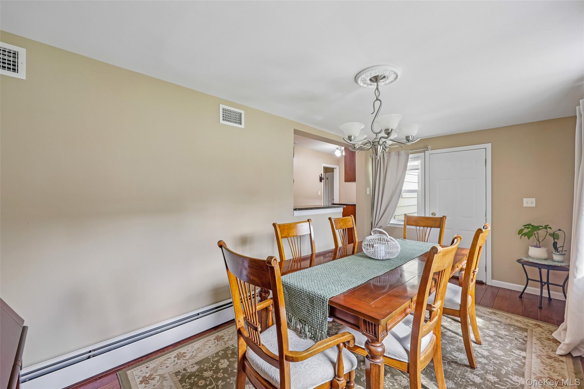 23 Berwick Road Hewlett, NY 11557 - Photo 11 of 37