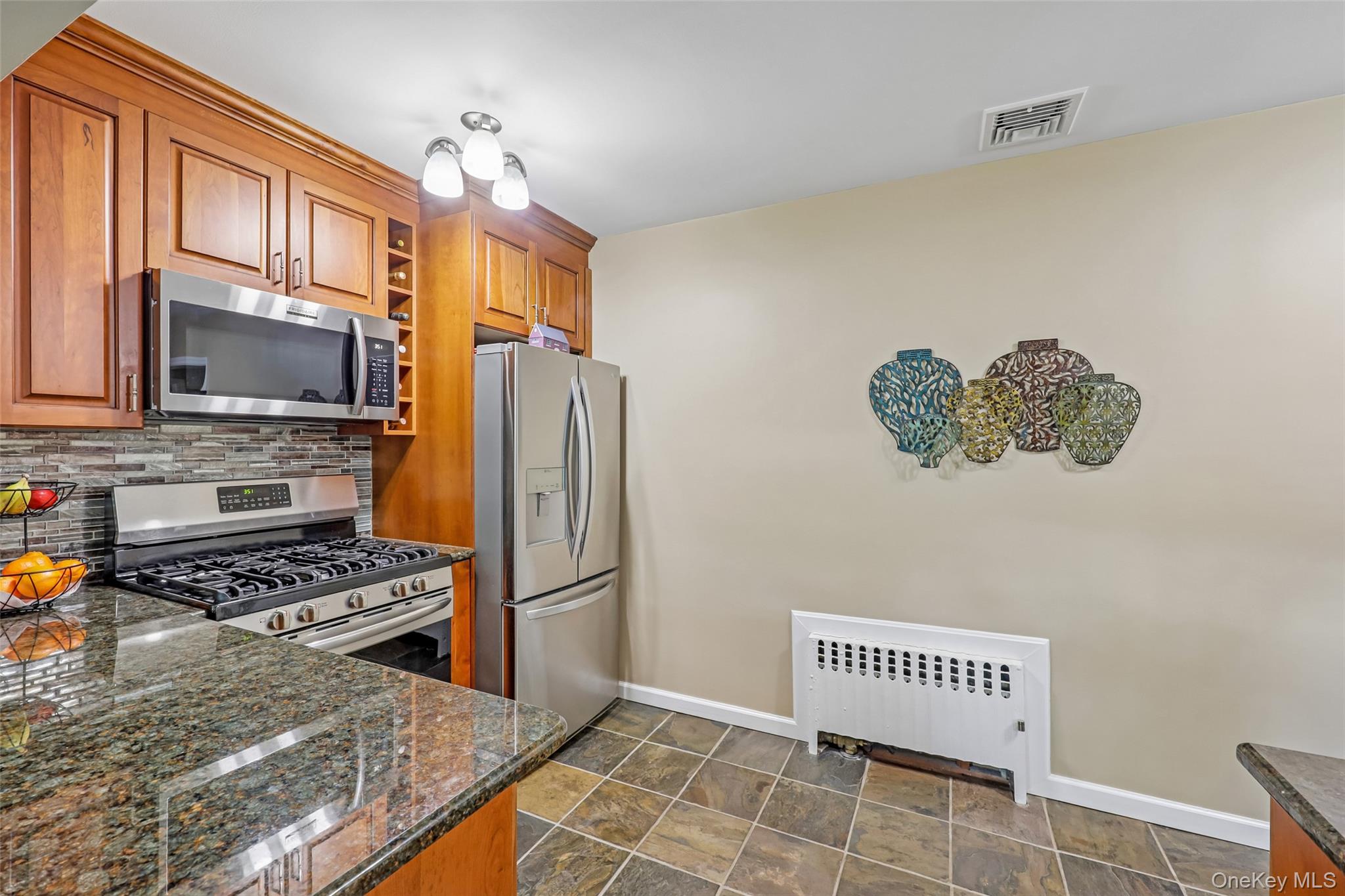 23 Berwick Road Hewlett, NY 11557 - Photo 16 of 37