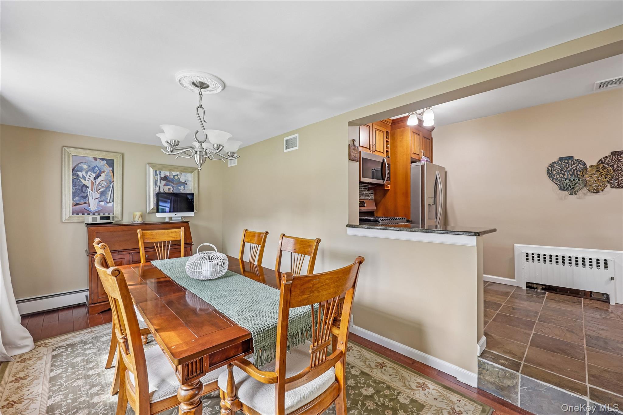 23 Berwick Road Hewlett, NY 11557 - Photo 10 of 37
