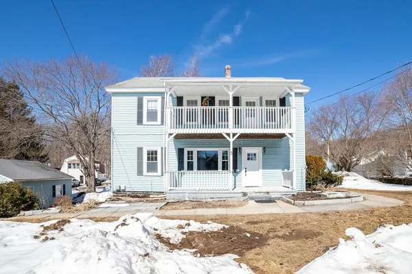 $2,300 | 5 Maple Avenue, Unit 2, North Oxford, MA 01537