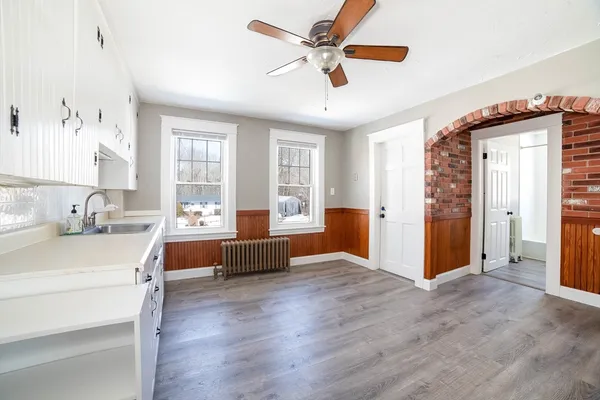 $2,300 | 5 Maple Avenue, Unit 2, North Oxford, MA 01537