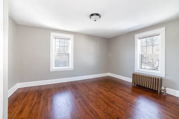 $2,300 | 5 Maple Avenue, Unit 2, North Oxford, MA 01537