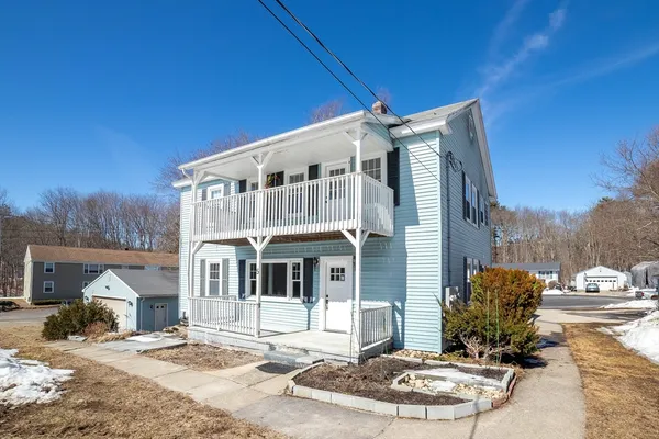 $2,300 | 5 Maple Avenue, Unit 2, North Oxford, MA 01537