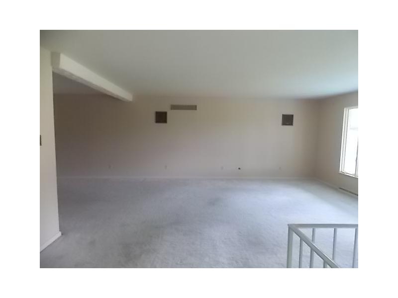 1108 State Road Monessen, PA 15062 - Photo 4 of 12 Living Room.
