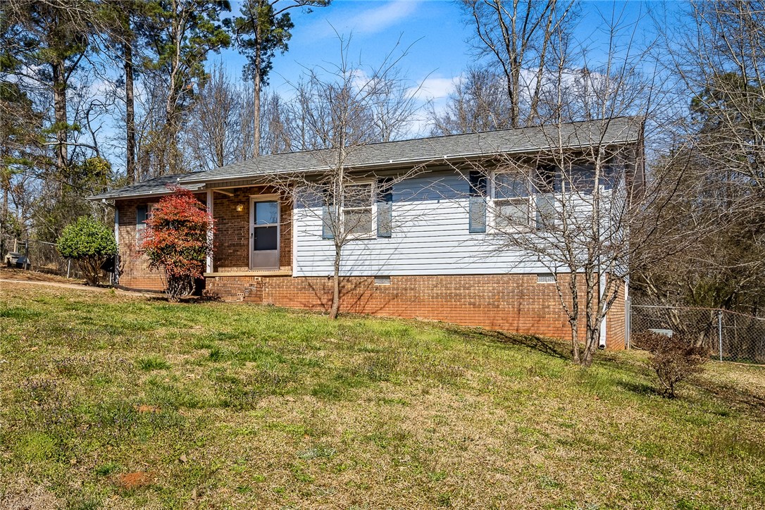 503 Spring Forest Drive Central, SC 29630 - Photo 4 of 25 Gallery Image 4